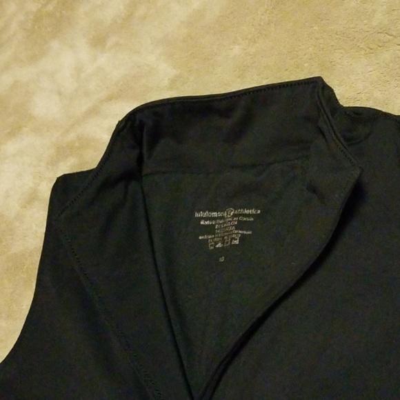 lululemon athletica Tops - LULULEMON women's vest